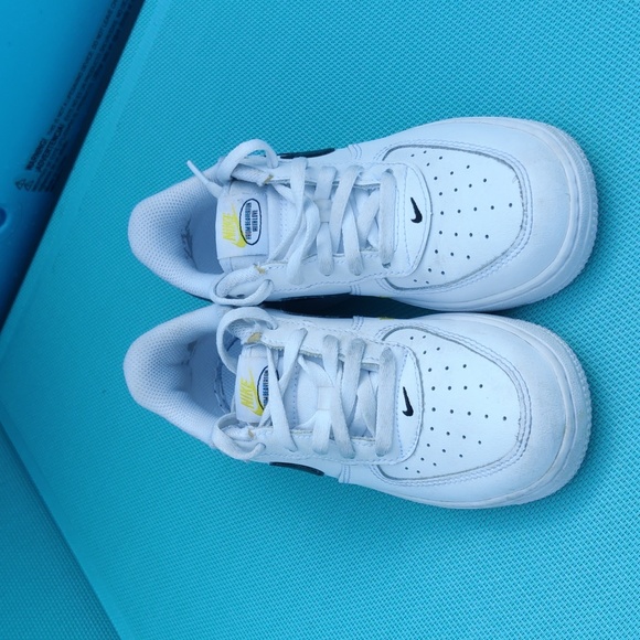 Nike boys sneakers - Picture 3 of 9